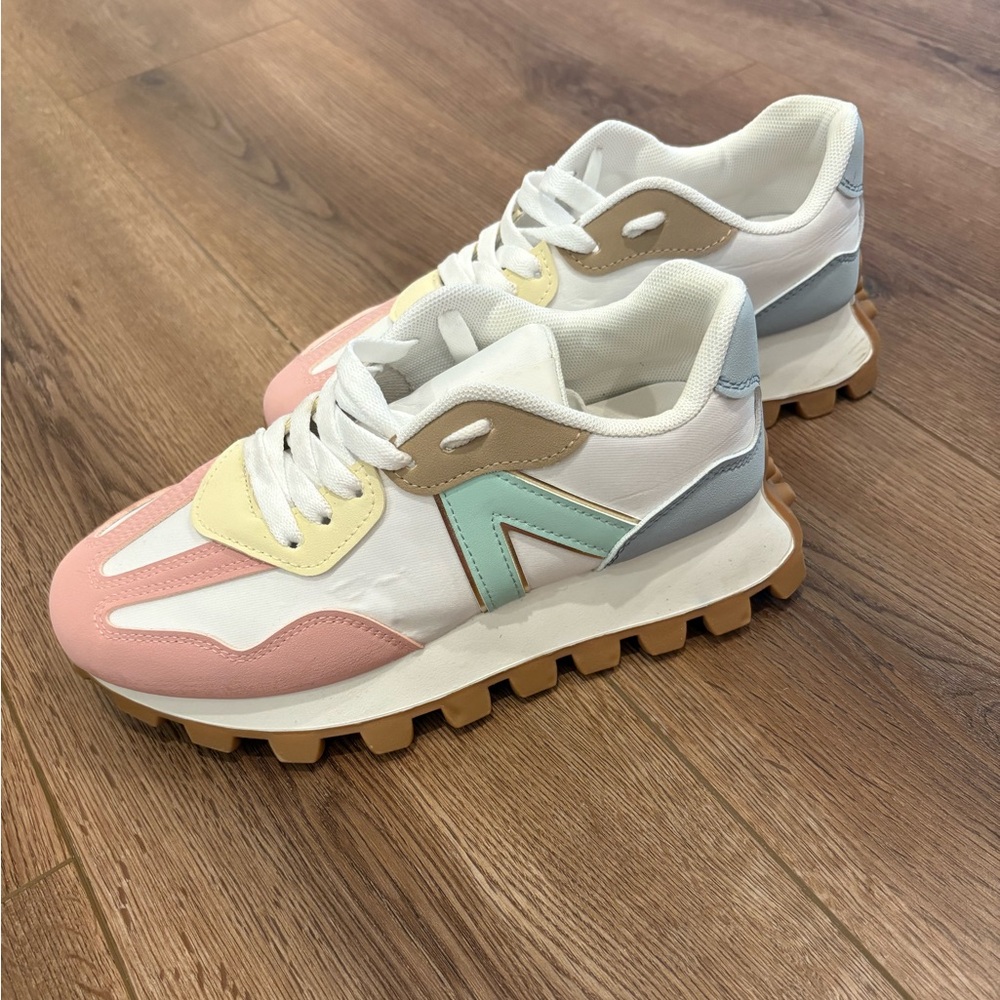 Spring Colorblock Sneakers (Cozzy Girl)